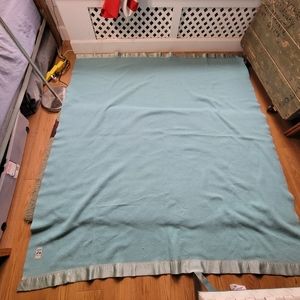 Vintage KENWOOD FLORALTINT; Heavy-Wt 2-Colour Wool Blanket 66Lx72W-IN aqua blue